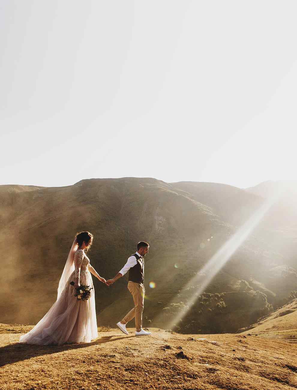 https://californiaweddingphotos.com/wp-content/uploads/2020/10/home_01_image_04.jpg