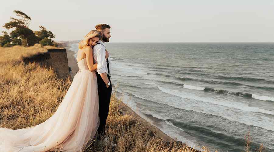 https://californiaweddingphotos.com/wp-content/uploads/2020/10/home_02_image_04.jpg