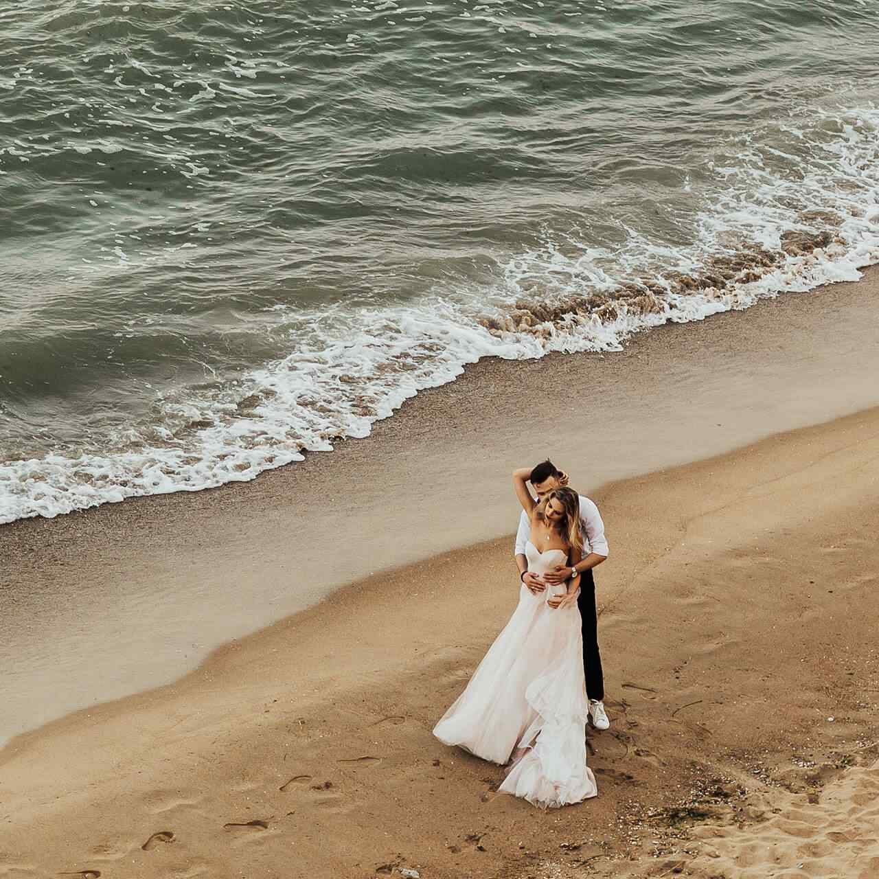 https://californiaweddingphotos.com/wp-content/uploads/2020/12/image_about_me_01-1280x1280.jpg