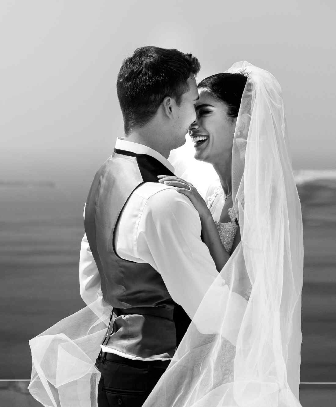 https://californiaweddingphotos.com/wp-content/uploads/2020/12/image_about_us_01.jpg
