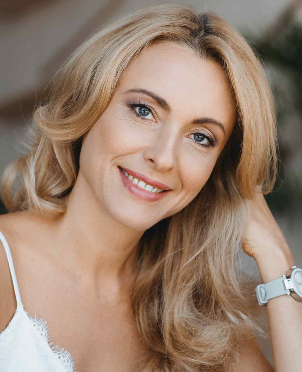 https://californiaweddingphotos.com/wp-content/uploads/2020/12/image_about_us_06.jpg